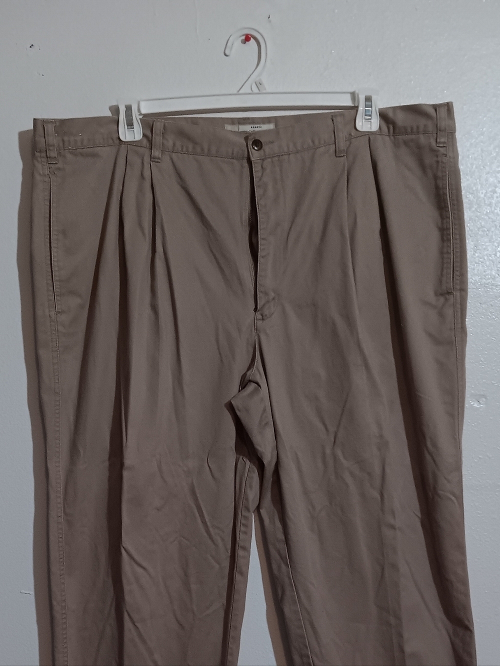 Classic Pleated Men’s Pants in Taupe